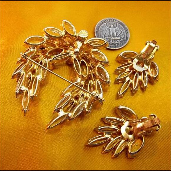1950s Juliana Big Clear Crystal Wreath Brooch w Earrings Delizza Elster Set 1508 - Picture 5 of 6